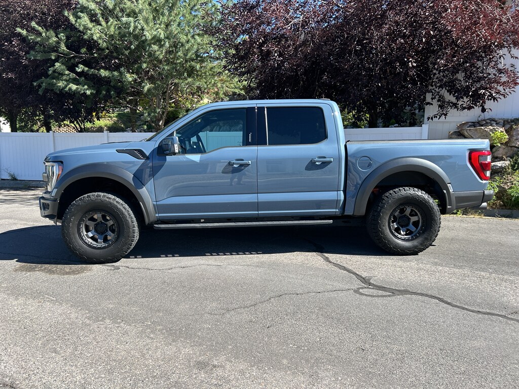 2023 Ford F-150 Raptor photo 2