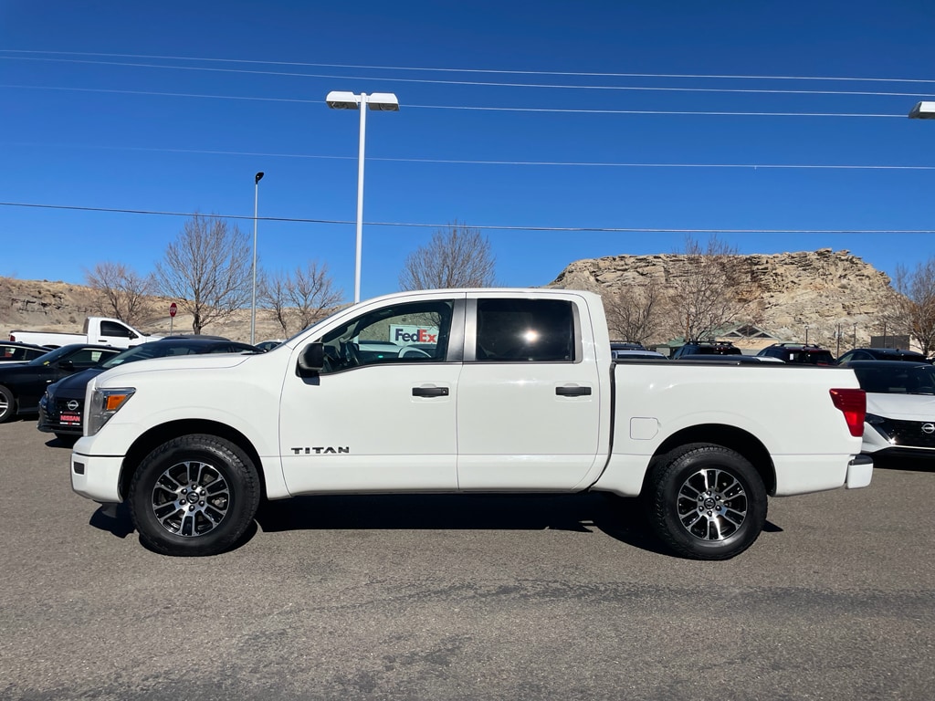 Used 2022 Nissan Titan SV Crew Cab