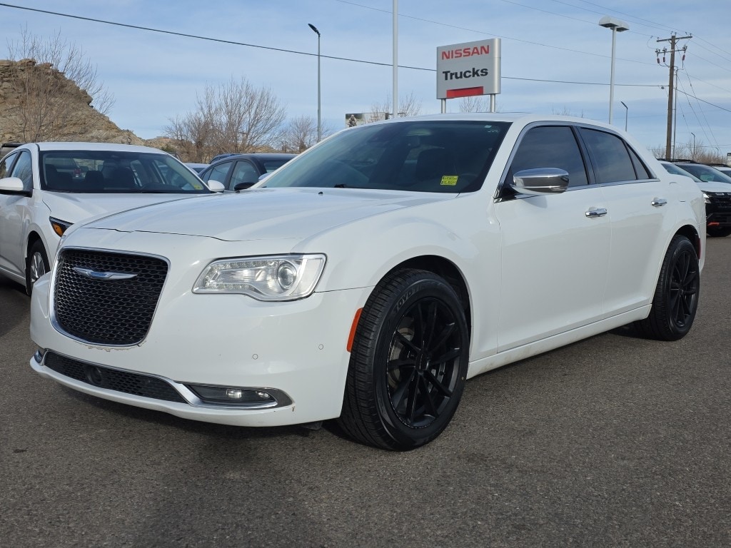 2018 Chrysler 300 Limited's photo