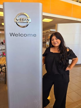 Staff member Jessica Rivas from ID_5f1934