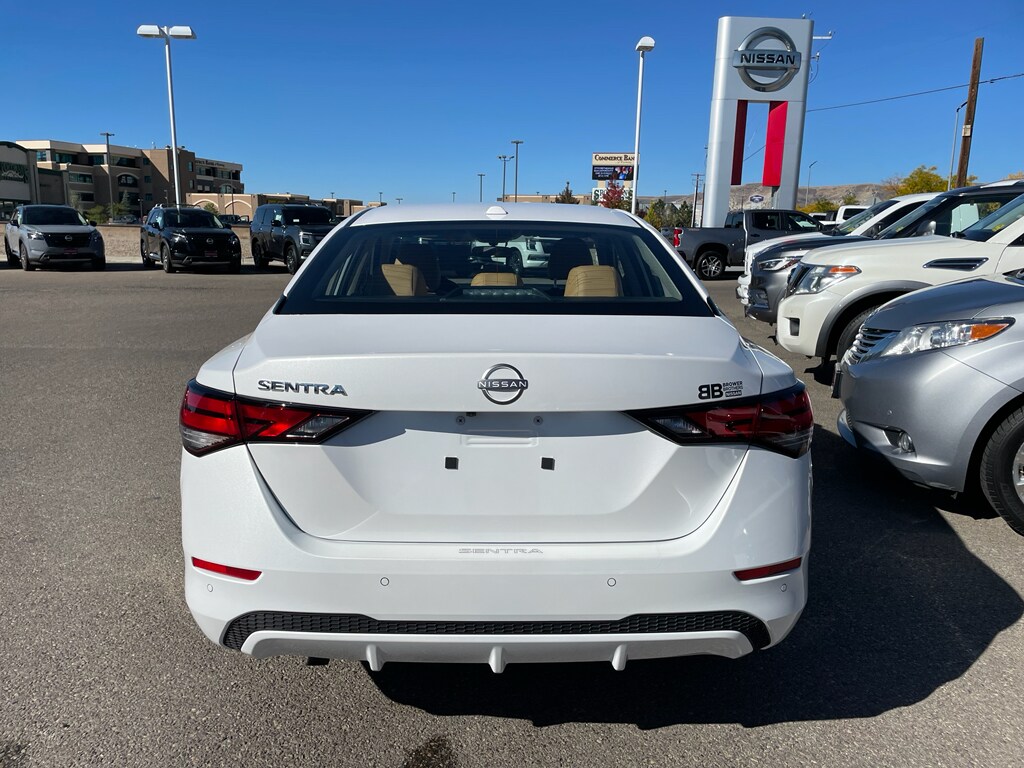 2025 Nissan Sentra SV photo 4