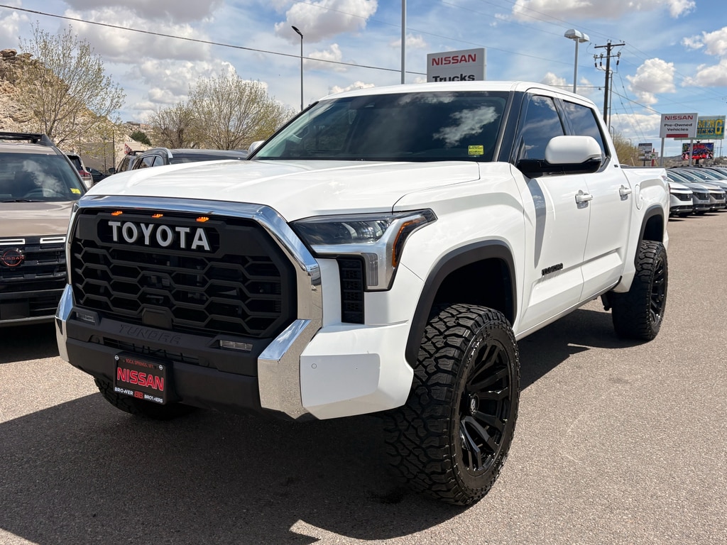 2022 Toyota Tundra SR5 3.4L 4WD CrewMax 5.5' Bed's photo