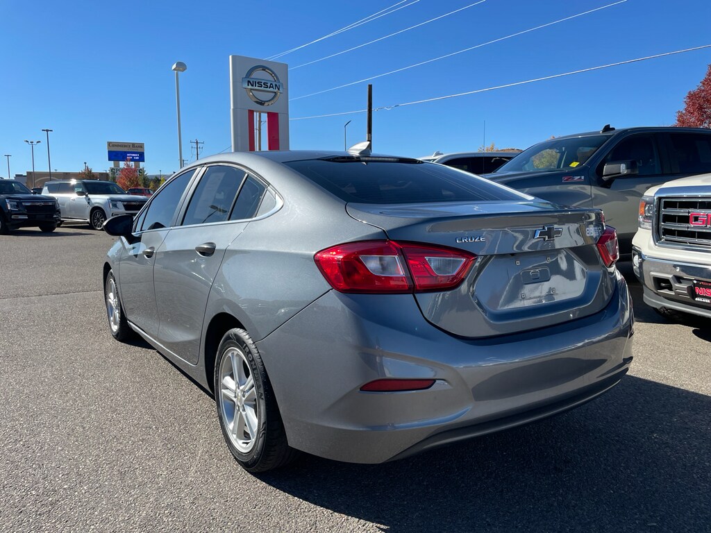 2018 Chevrolet Cruze LT photo 3