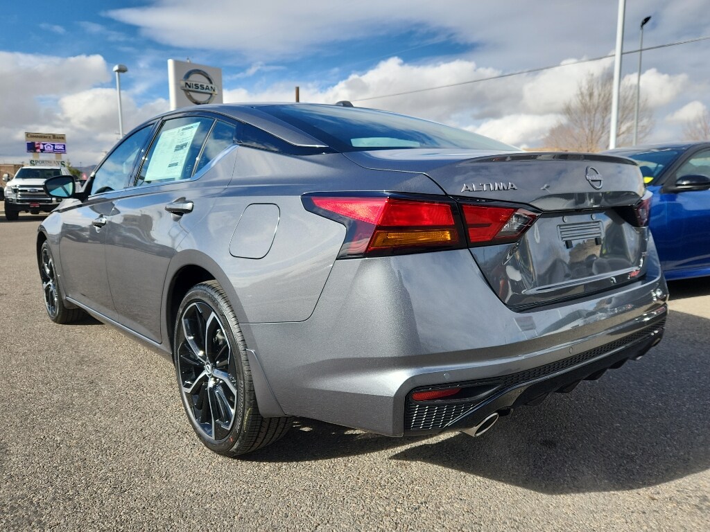 New 2025 Nissan Altima SR Sedan