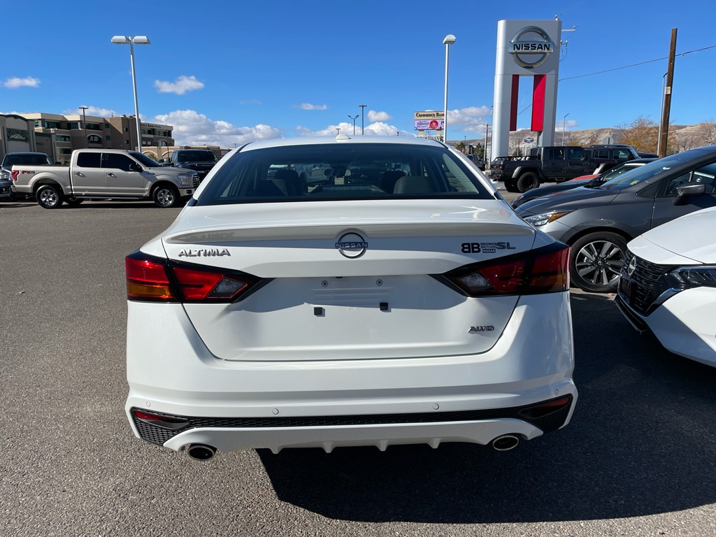 New 2025 Nissan Altima SL Sedan