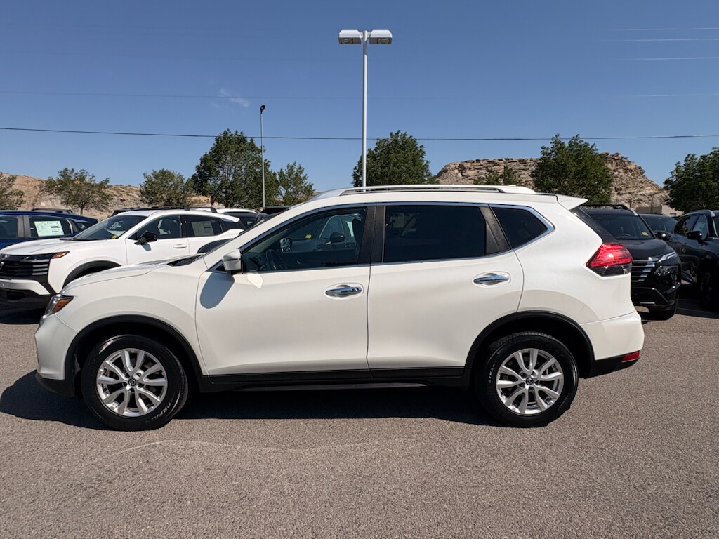 Used 2017 Nissan Rogue SV with VIN KNMAT2MV9HP550104 for sale in Rock Springs, WY