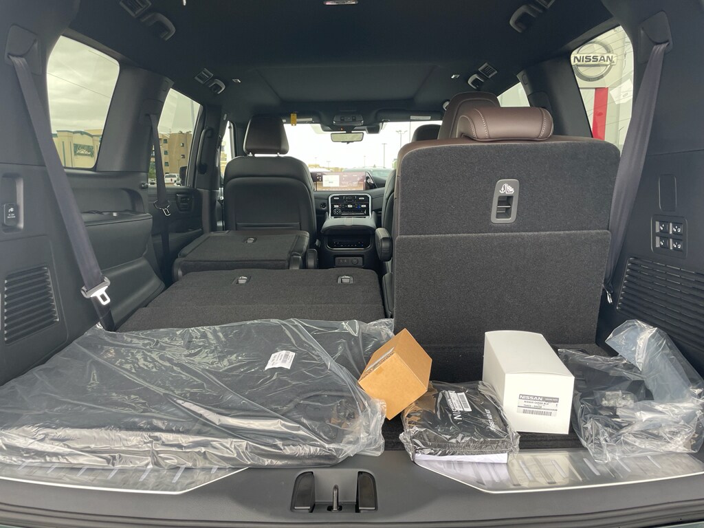 2026 Nissan Armada Platinum - Photo 6