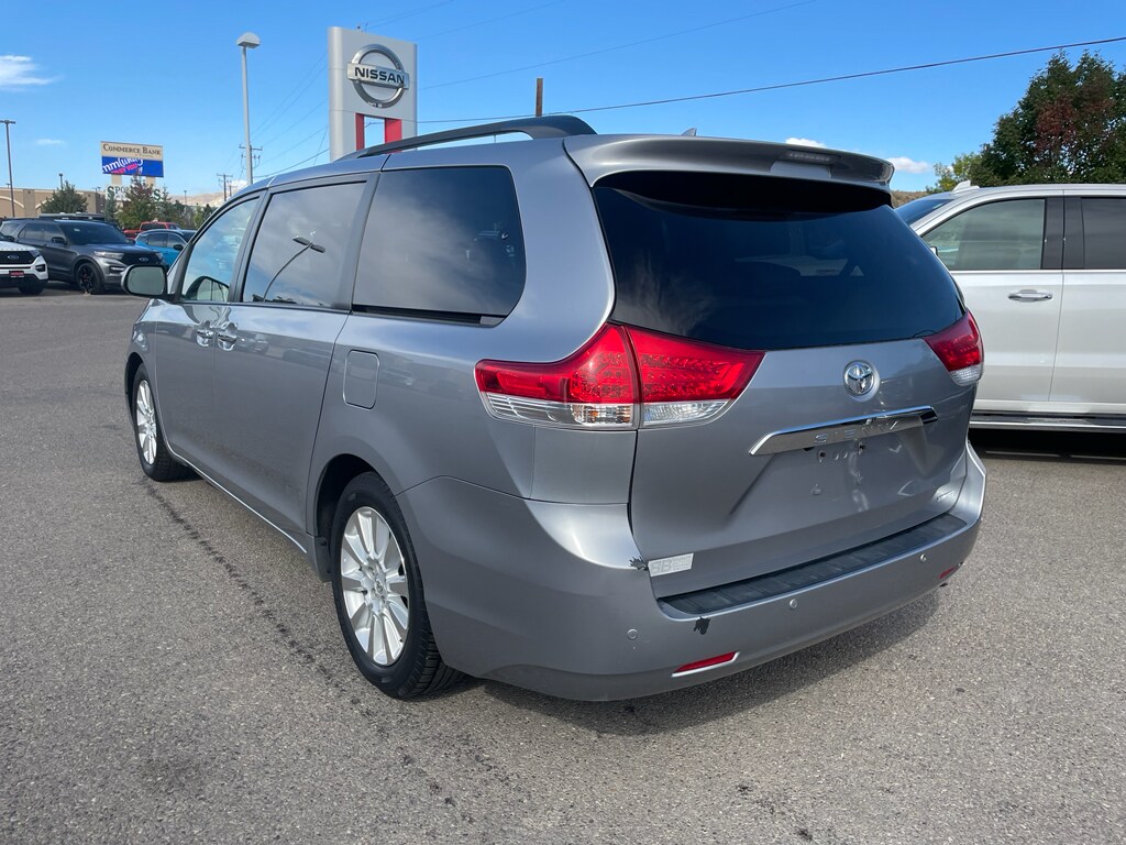 2012 Toyota Sienna Limited photo 3