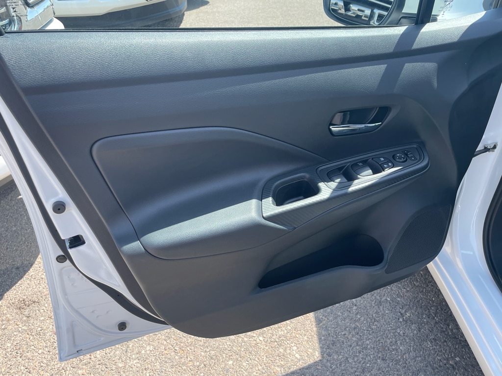 2025 Nissan Versa Sedan SV - Photo 14
