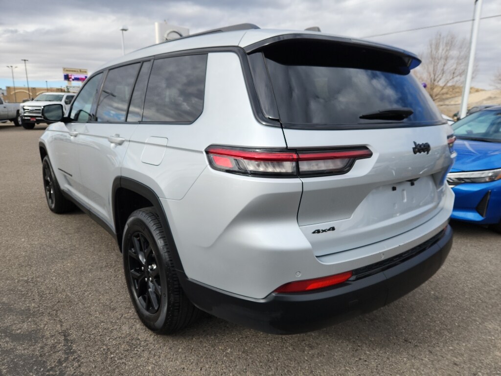 2024 Jeep Grand Cherokee Altitude photo 3