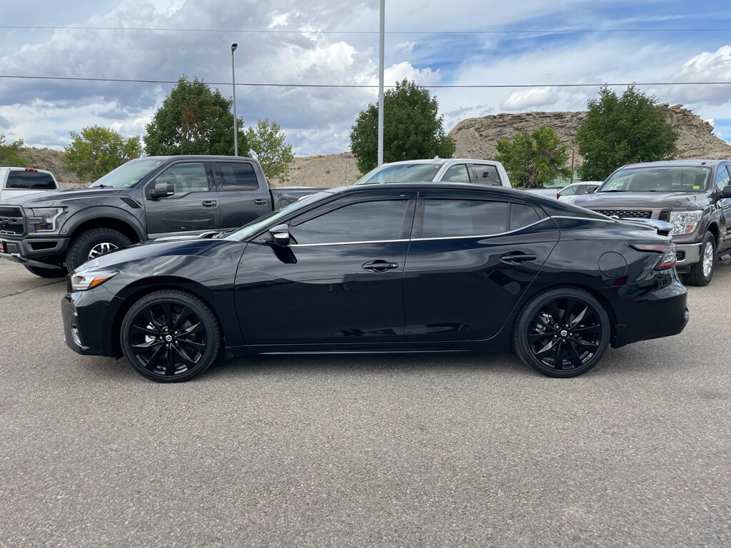 2022 Nissan Maxima SR photo 2