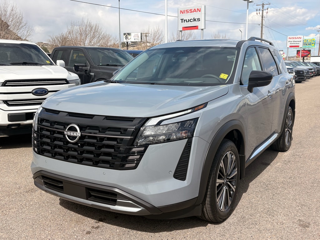 2026 Nissan Pathfinder Platinum 4WD's photo