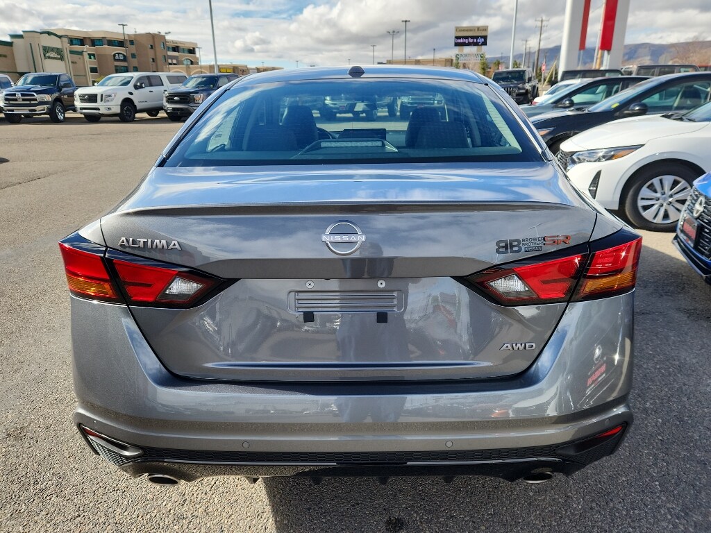 New 2025 Nissan Altima SR Sedan