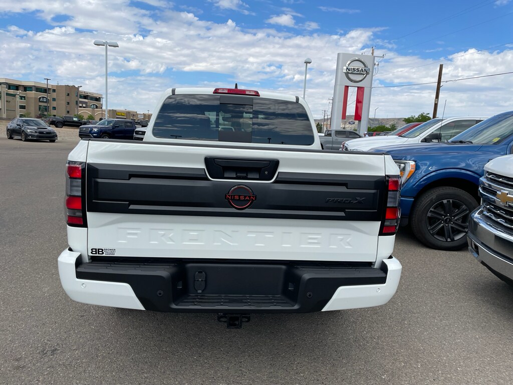 2025 Nissan Frontier PRO-X Crew Cab photo 4