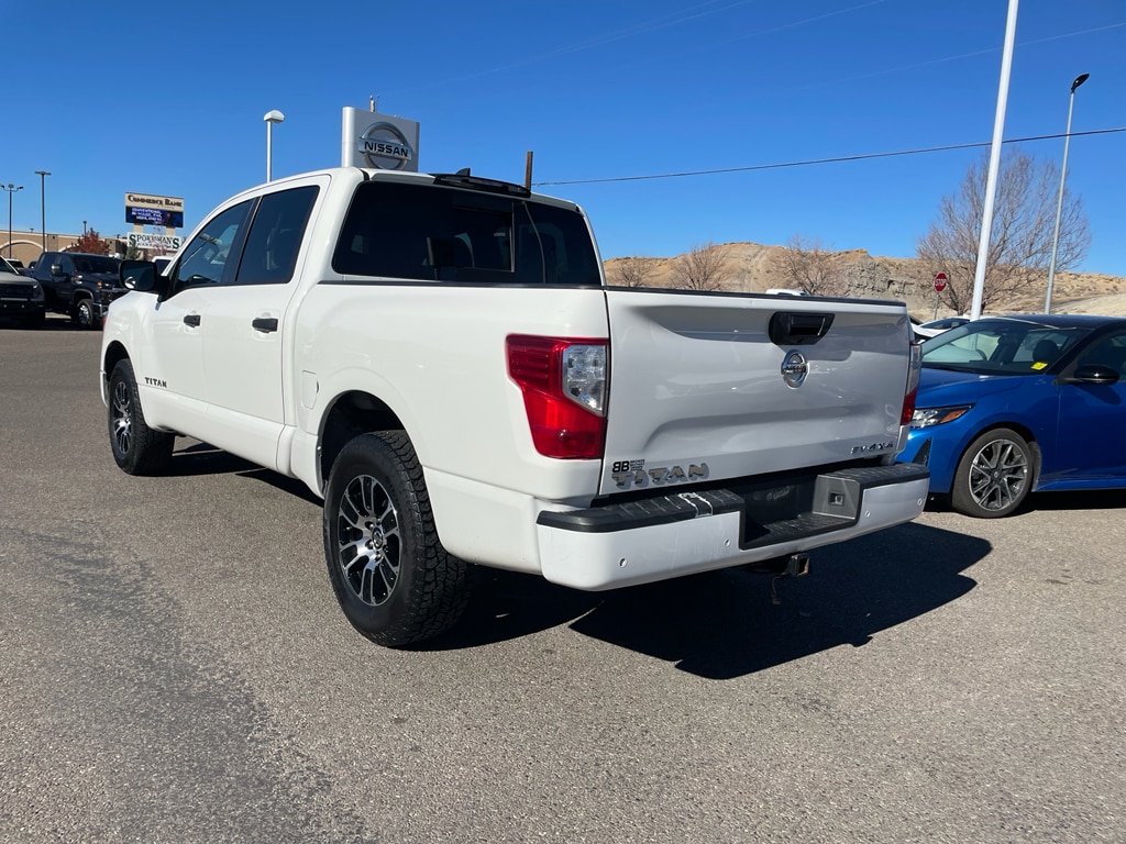 Used 2022 Nissan Titan SV Crew Cab