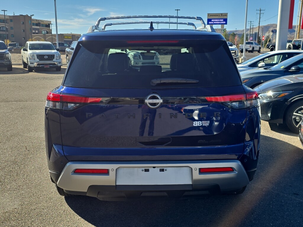 Used 2023 Nissan Pathfinder SL Sport Utility