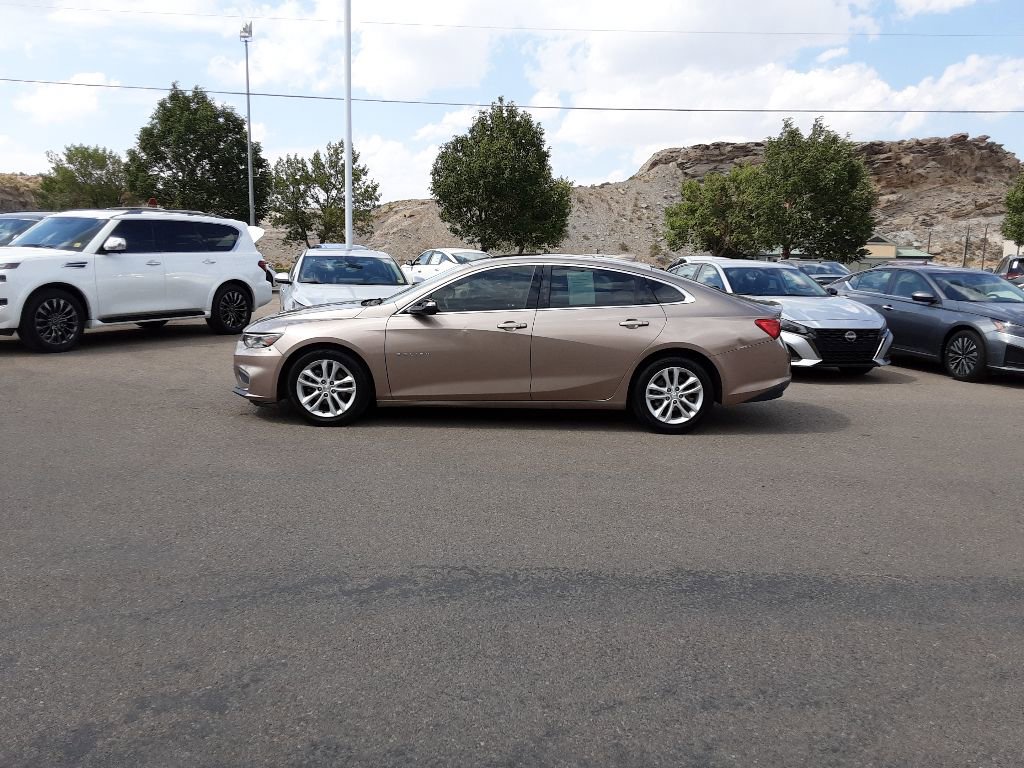 Used 2018 Chevrolet Malibu 1LT with VIN 1G1ZD5ST2JF216942 for sale in Rock Springs, WY