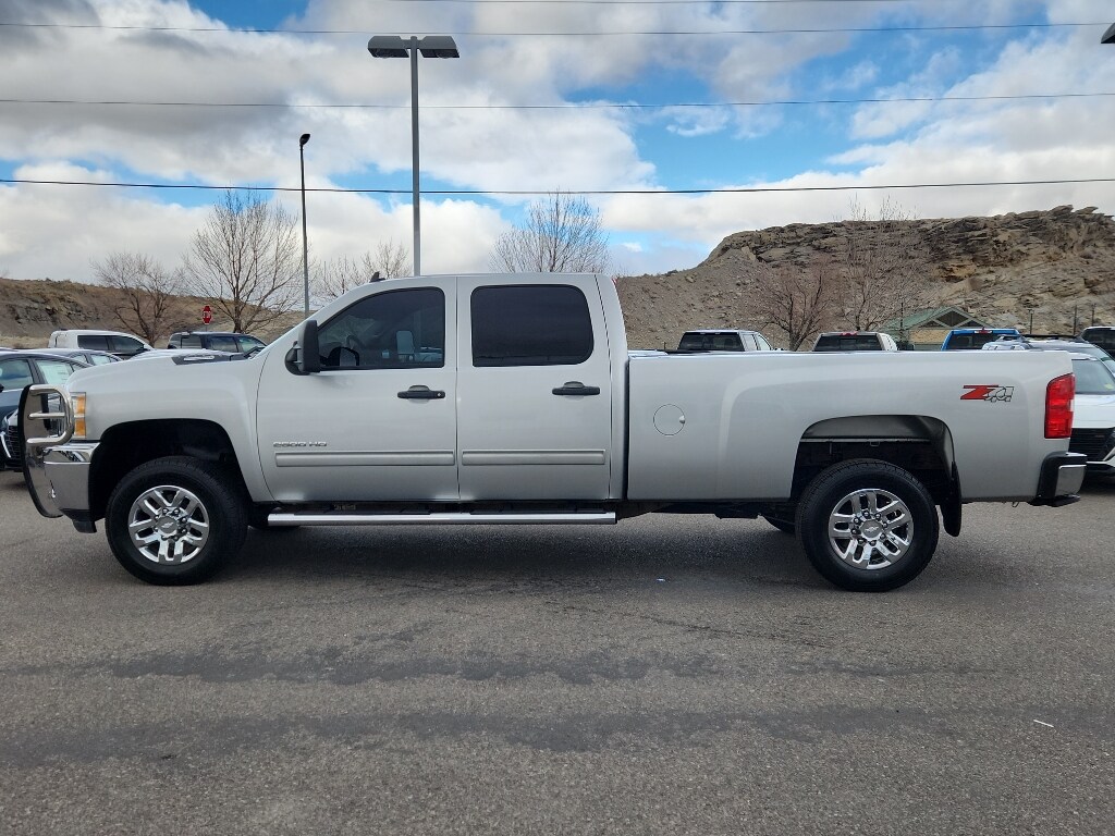 2014 Chevrolet Silverado LT photo 2