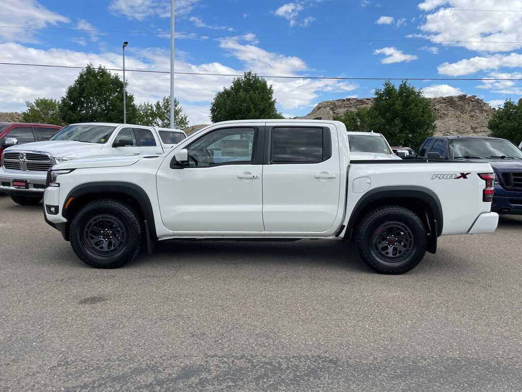 2025 Nissan Frontier PRO-X Crew Cab photo 2