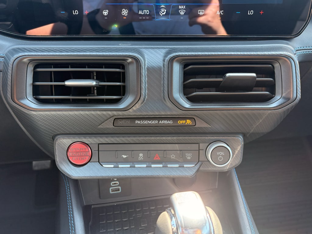 2024 Ford Mustang Dark Horse - Photo 23