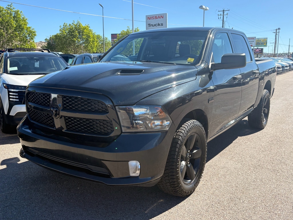 2019 RAM 1500 Classic Express Crew Cab 4x4 5'7's photo