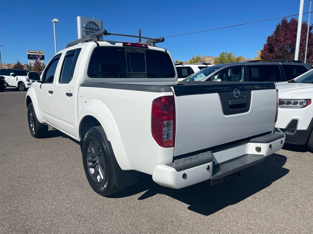 2021 Nissan Frontier PRO-4X Crew Cab photo 3