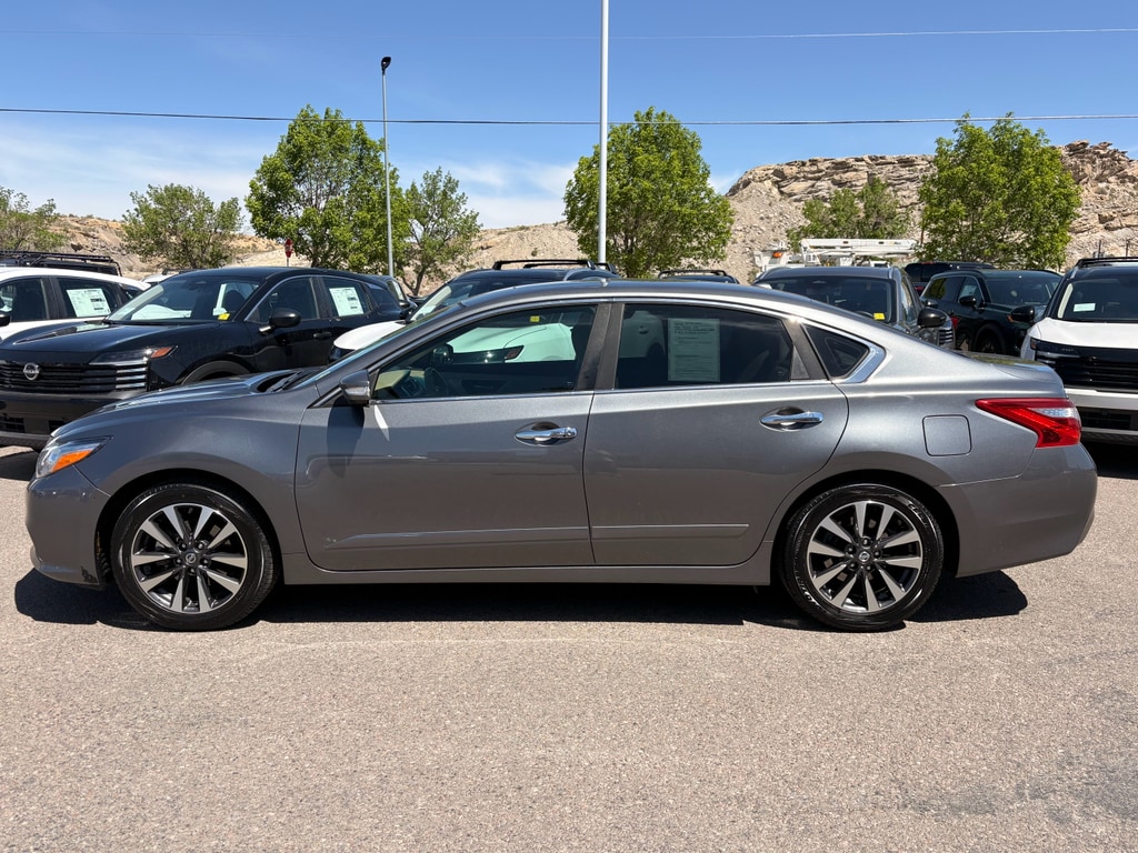 Used 2016 Nissan Altima SV with VIN 1N4AL3AP5GC136566 for sale in Rock Springs, WY