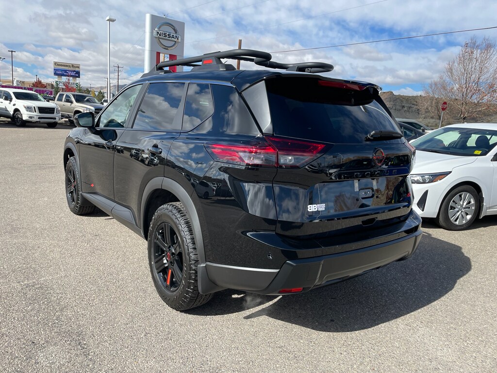 2026 Nissan Rogue SV photo 2