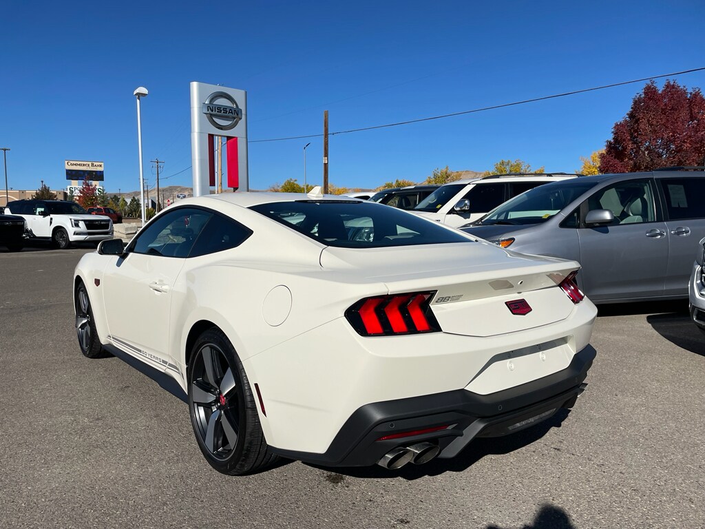 2025 Ford Mustang GT Premium photo 3