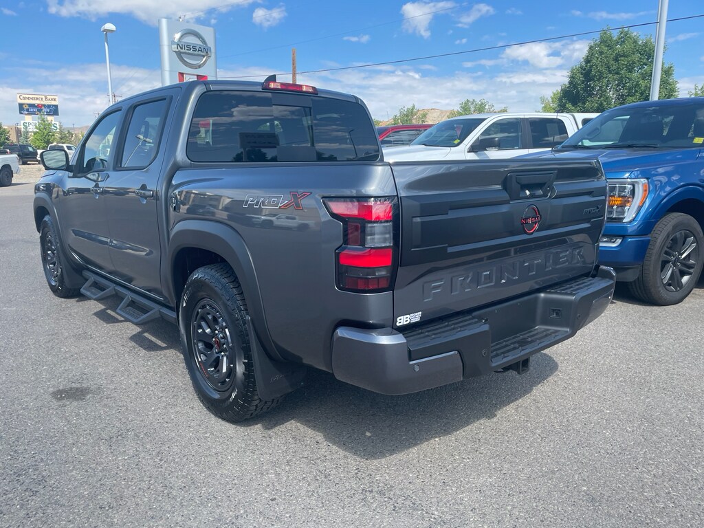 2025 Nissan Frontier PRO-X Crew Cab photo 3