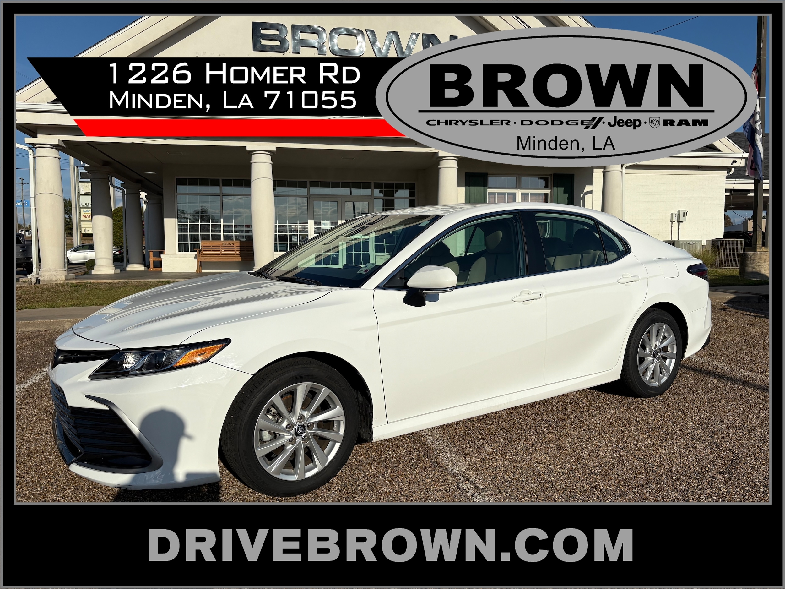 2023 Toyota Camry LE's photo