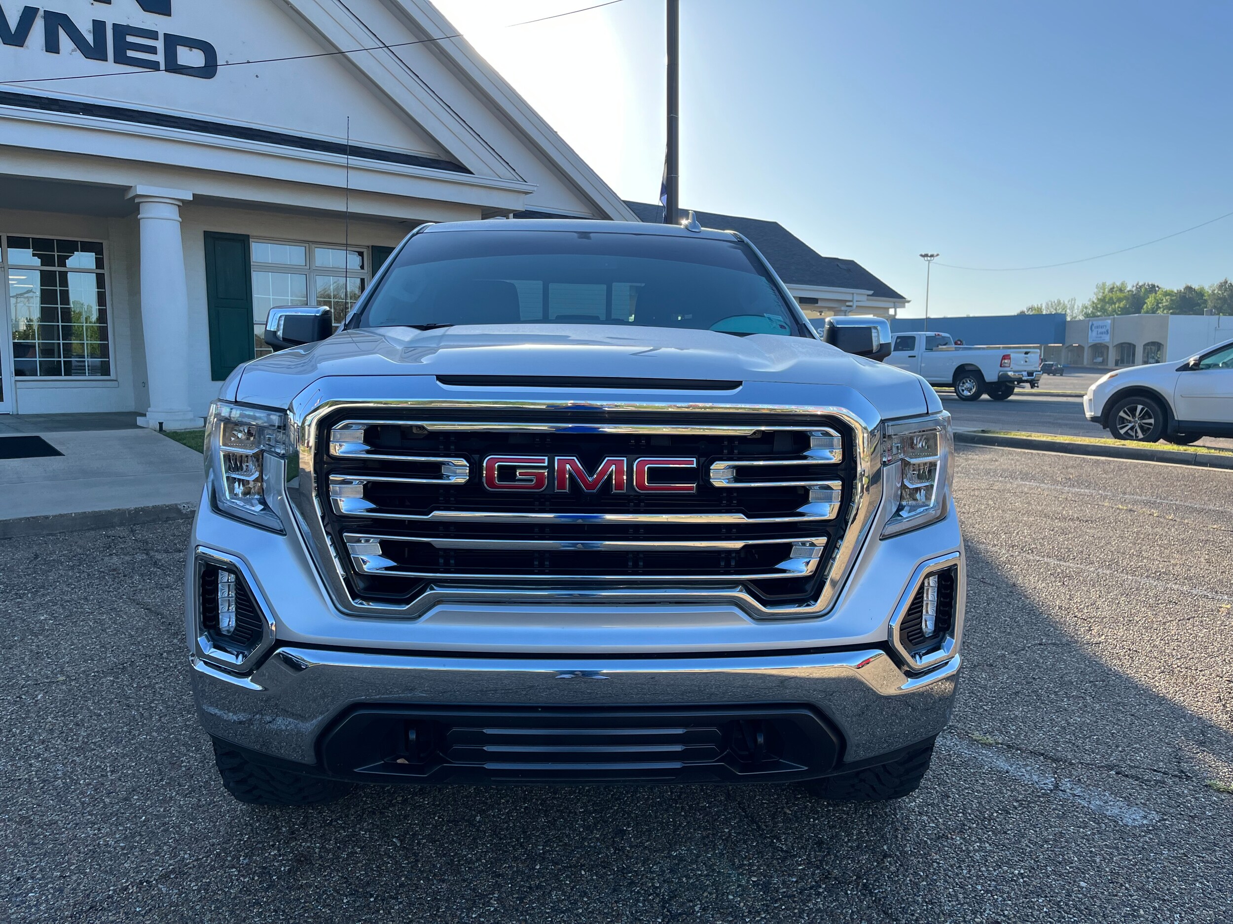 Used 2019 GMC Sierra 1500 SLT with VIN 3GTU9DED1KG119815 for sale in Minden, LA