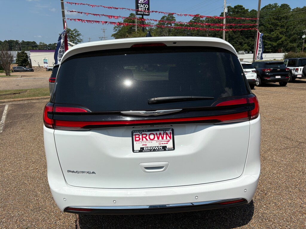 Used 2024 Chrysler Pacifica Touring L Van Passenger Van