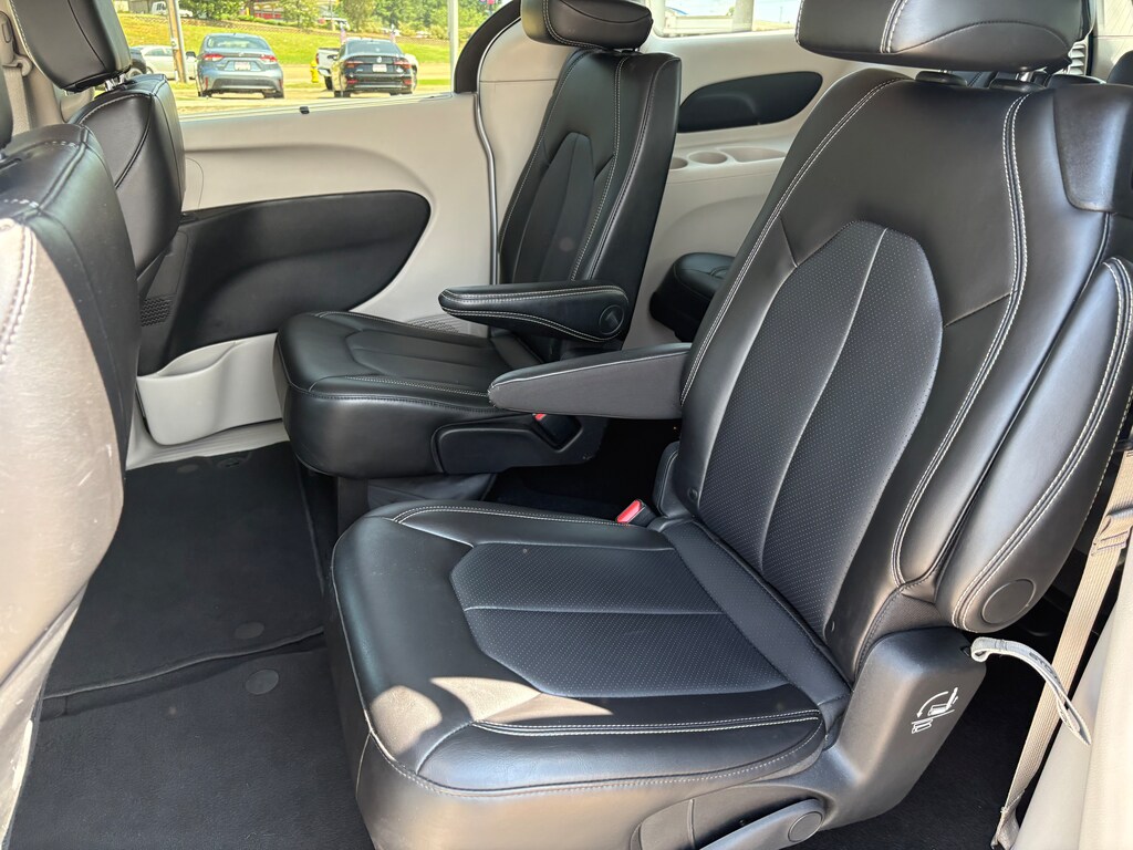 Used 2024 Chrysler Pacifica Touring L Van Passenger Van