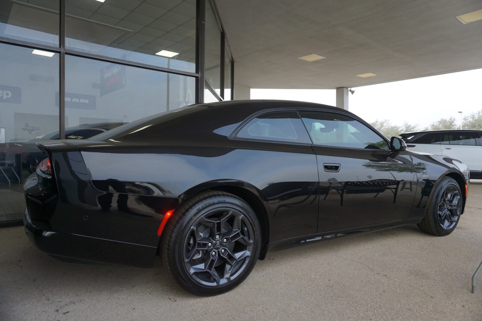 2025 Dodge Charger Daytona R/T AWD photo 3
