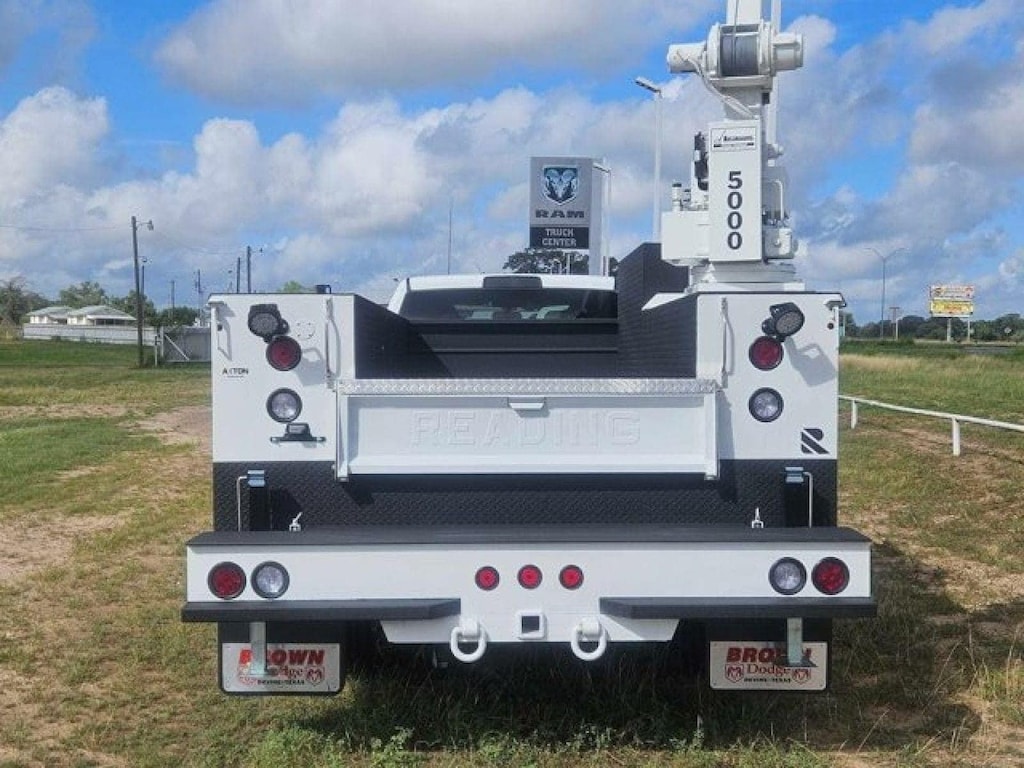 New 2024 Ram 5500 Chassis Cab 5500 TRADESMAN CHASSIS CREW CAB 4X4 84' CA Pickup