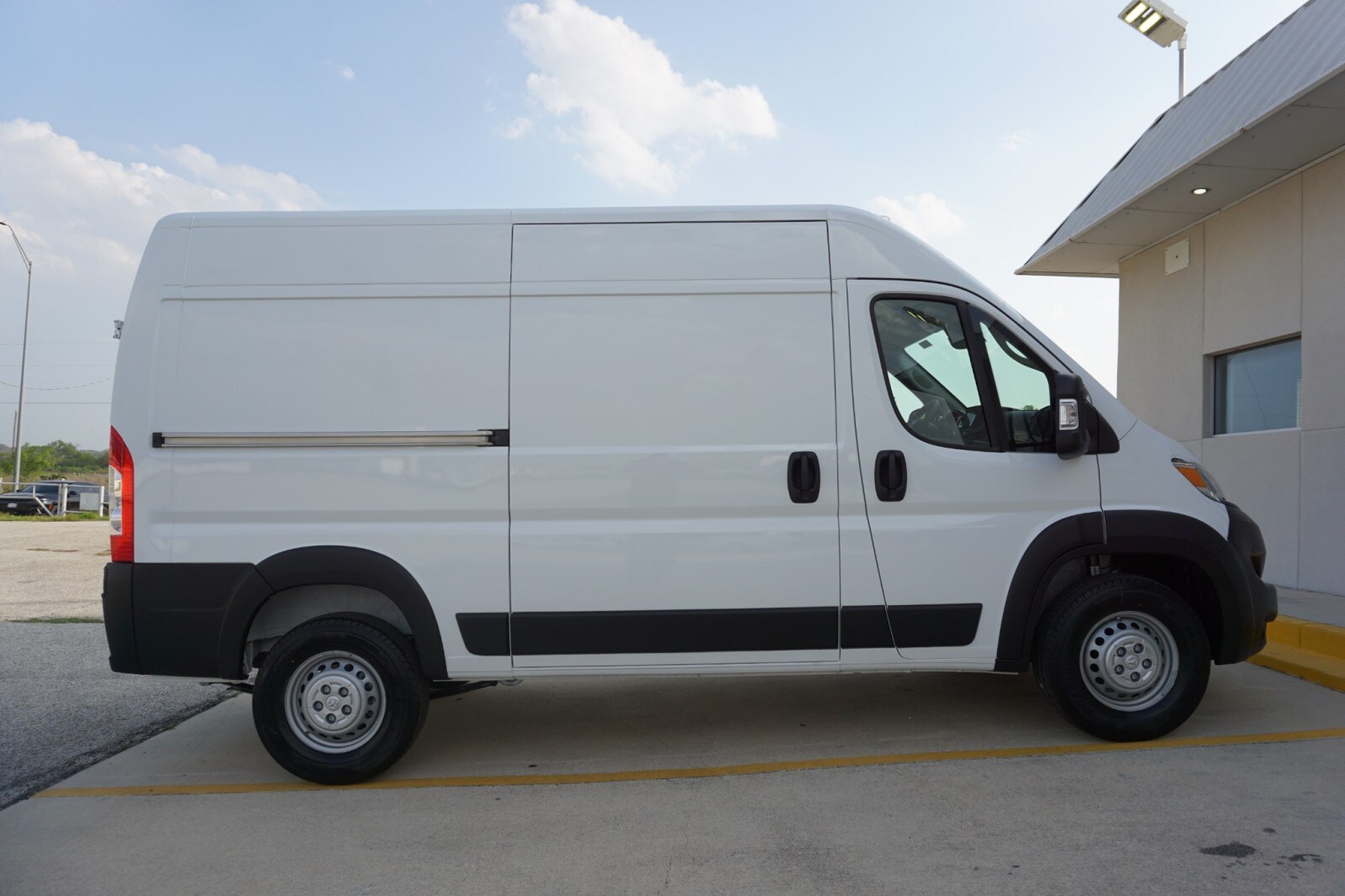 2025 Ram ProMaster 1500 photo 3