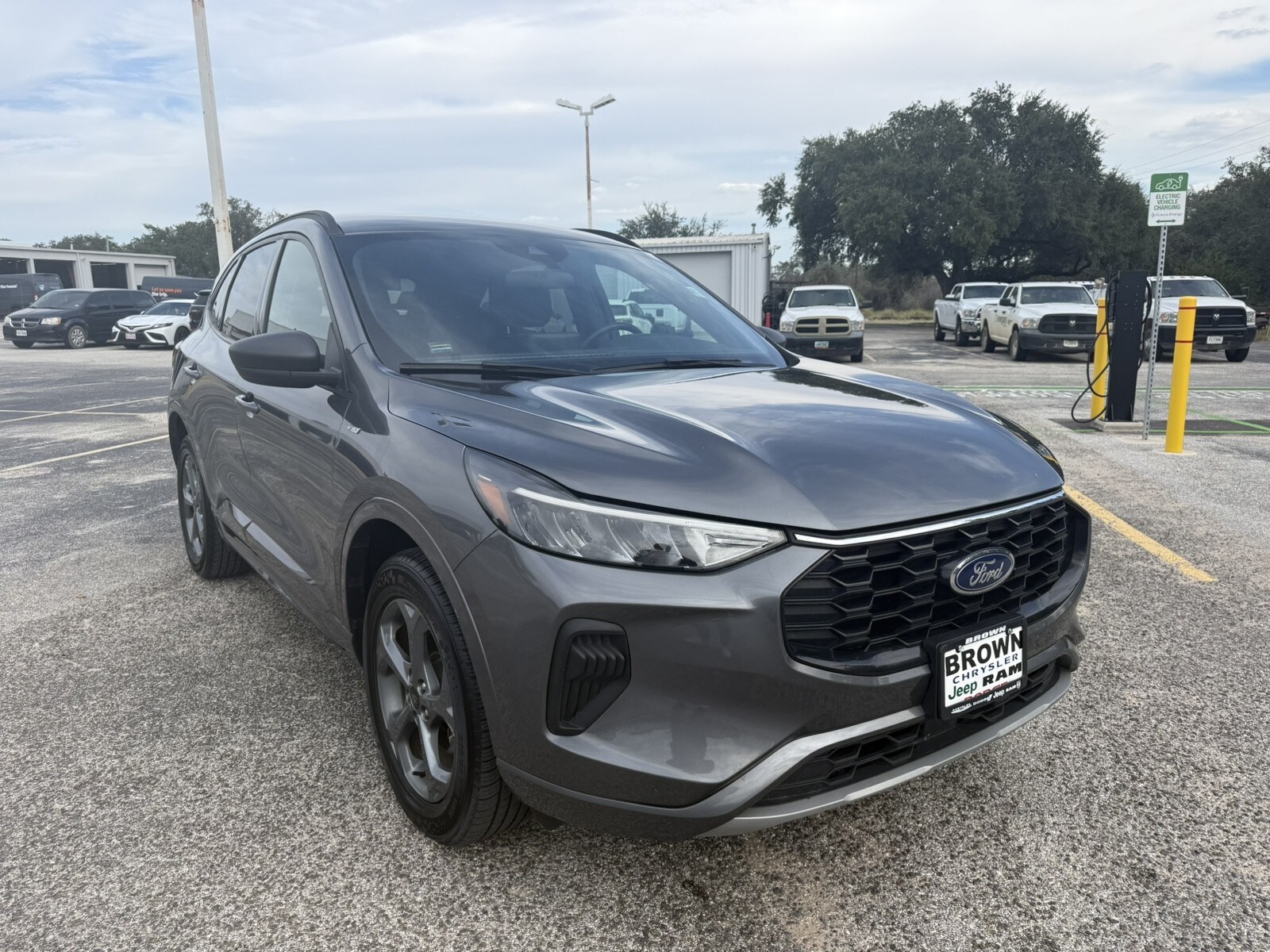2024 Ford Escape ST-Line photo 2