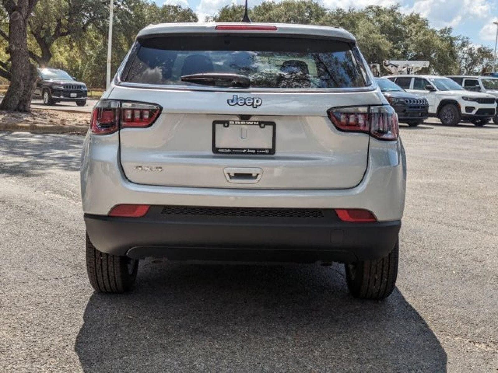 2025 Jeep Compass Sport photo 4