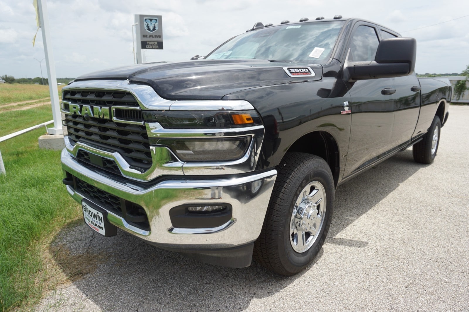 2025 RAM 3500 Tradesman - Photo 9