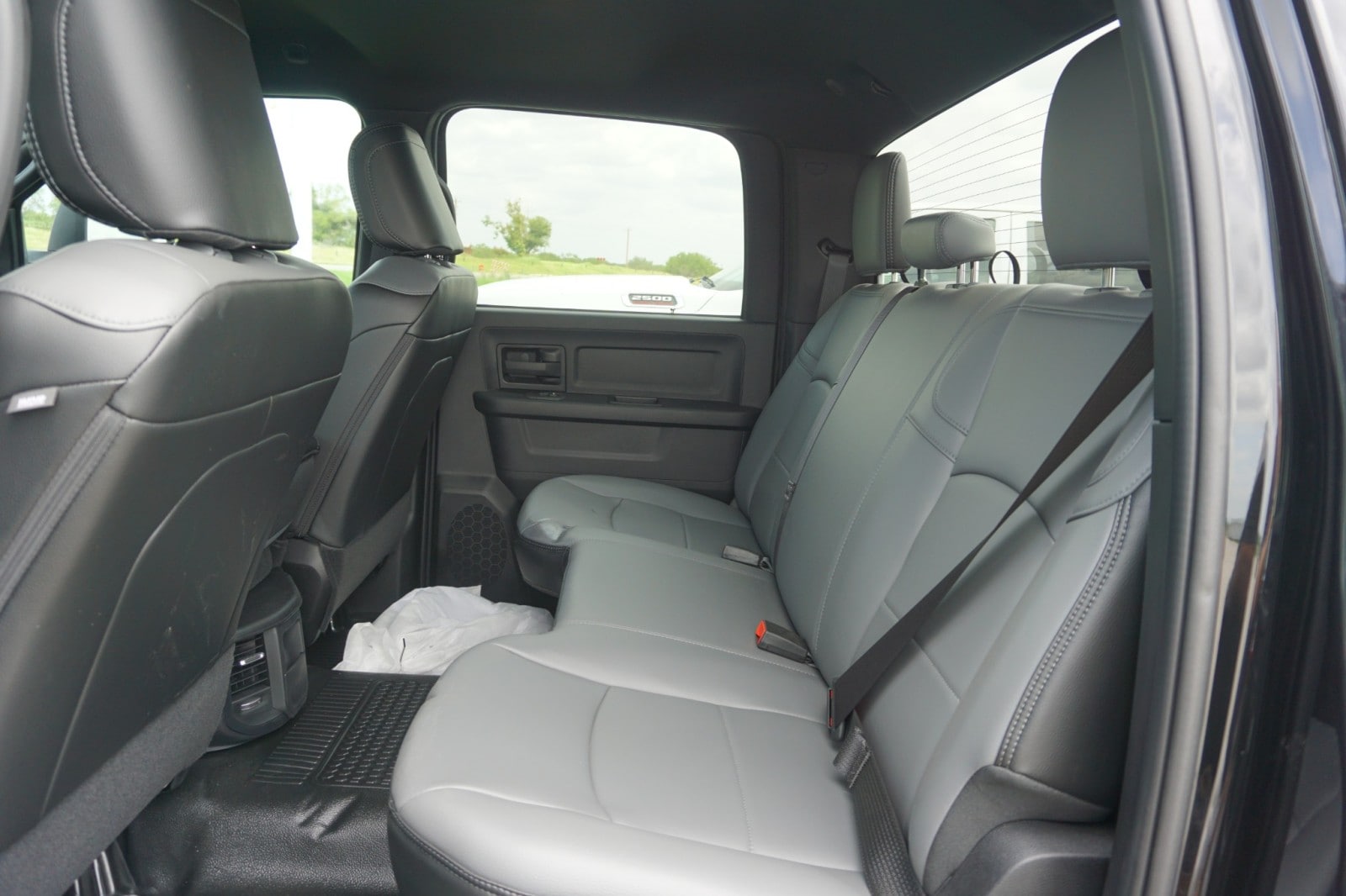 2025 RAM 3500 Tradesman - Photo 24