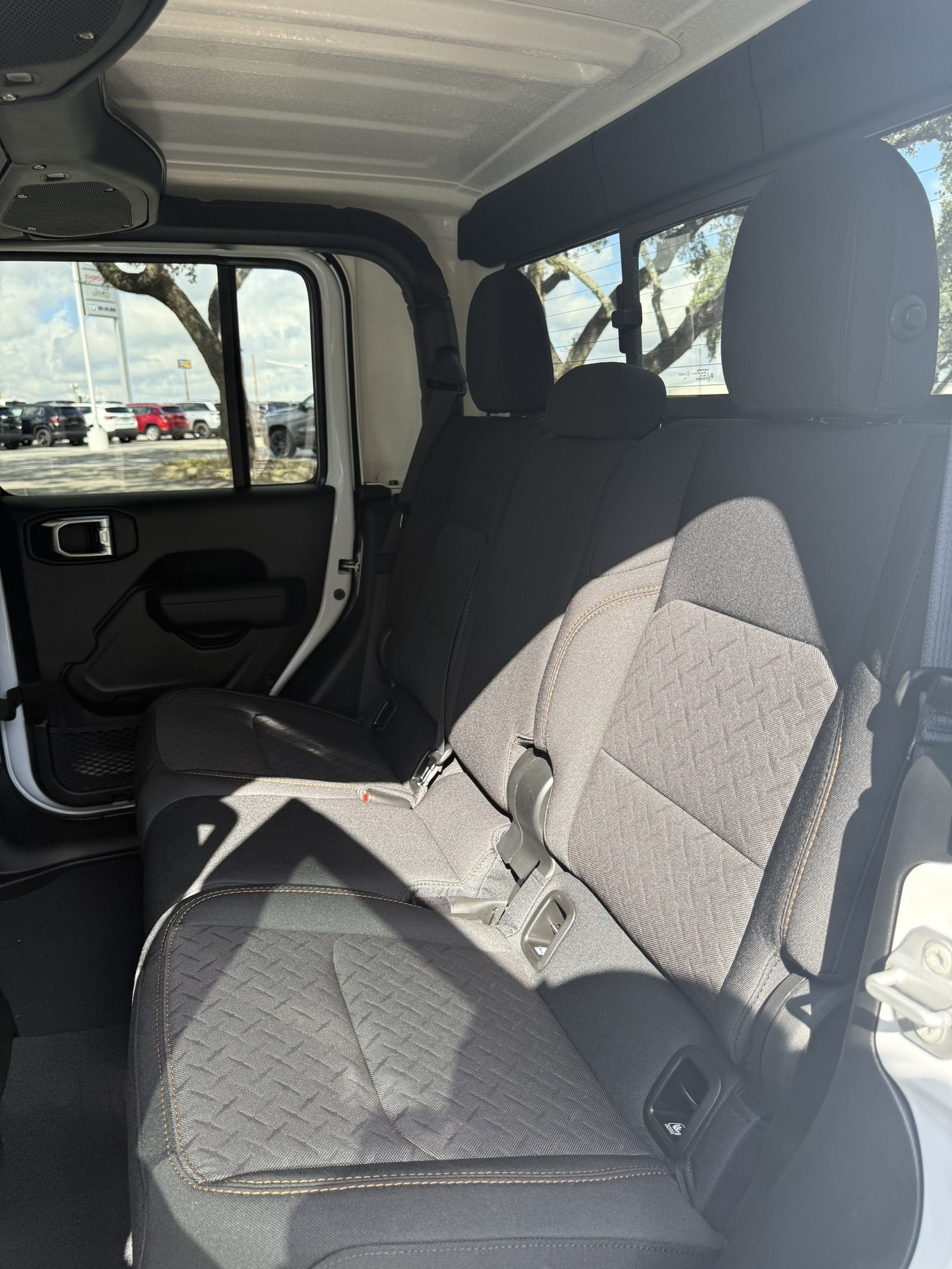 2025 Jeep Gladiator Mojave - Photo 14