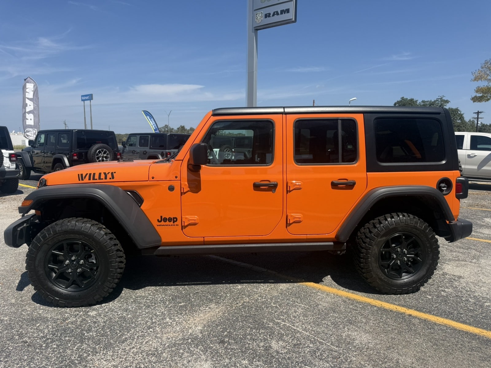 2025 Jeep Wrangler 4-Door Willys - Photo 4