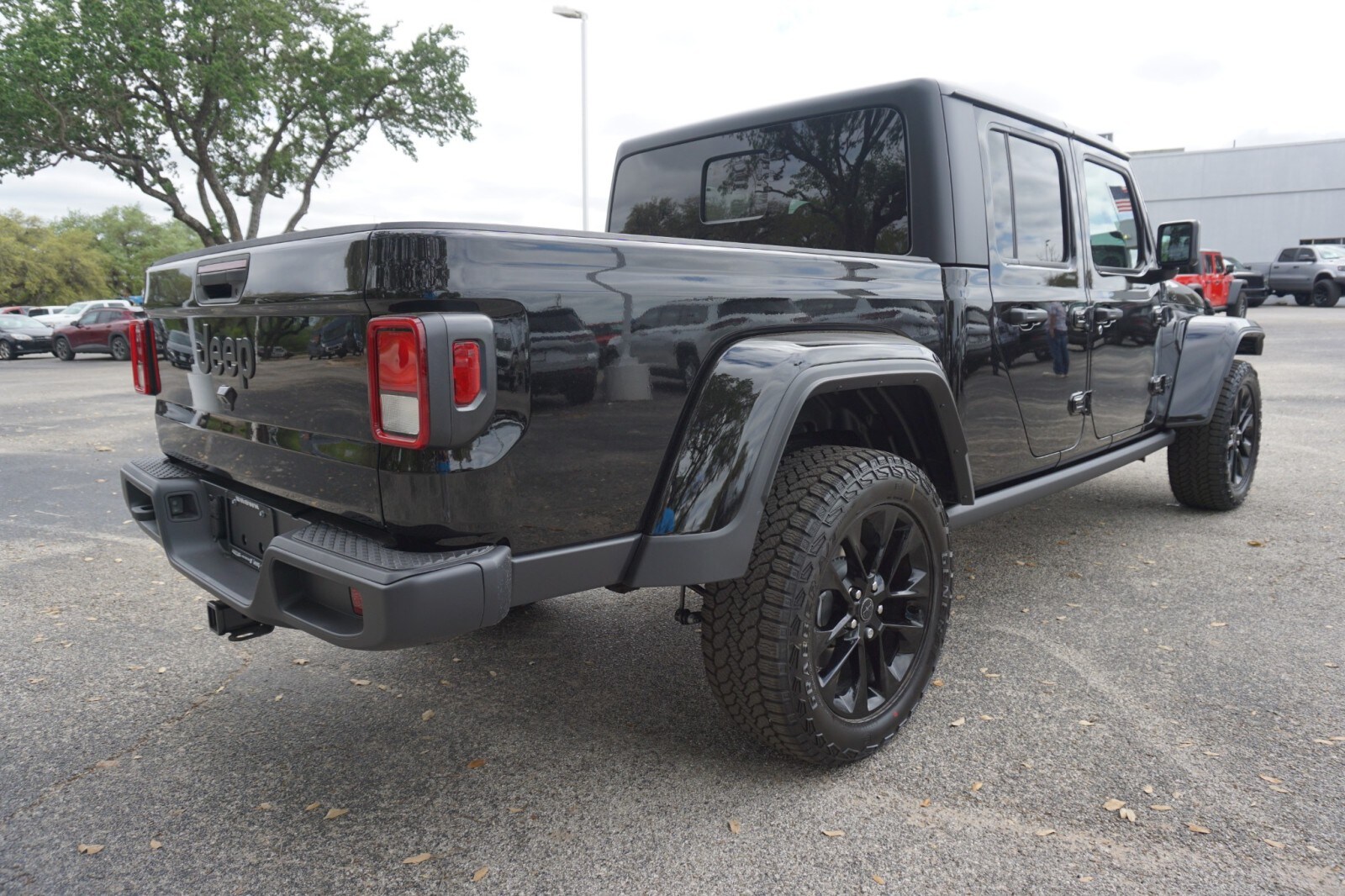 2025 Jeep Gladiator Sport photo 3