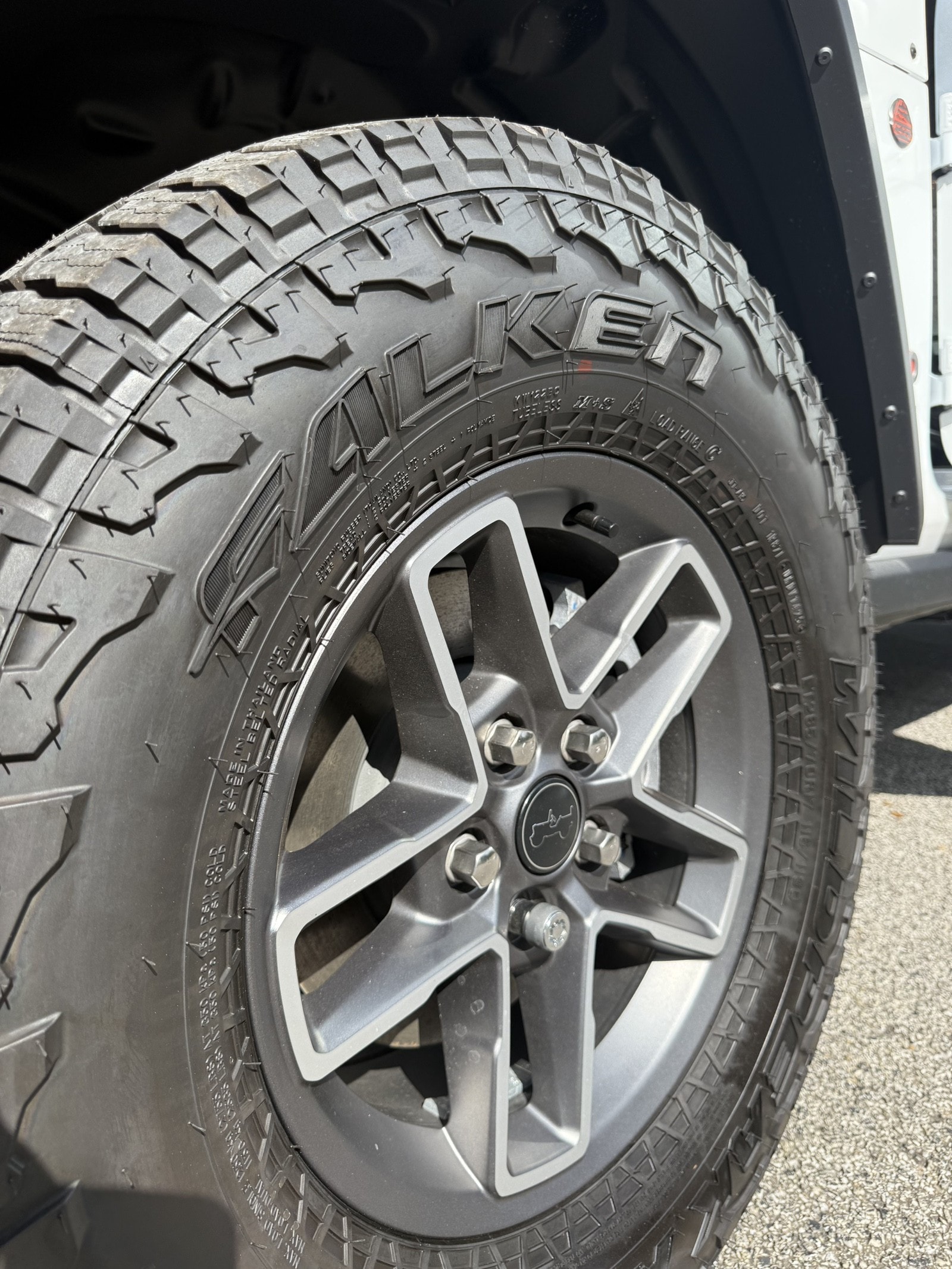 2025 Jeep Gladiator Mojave - Photo 28