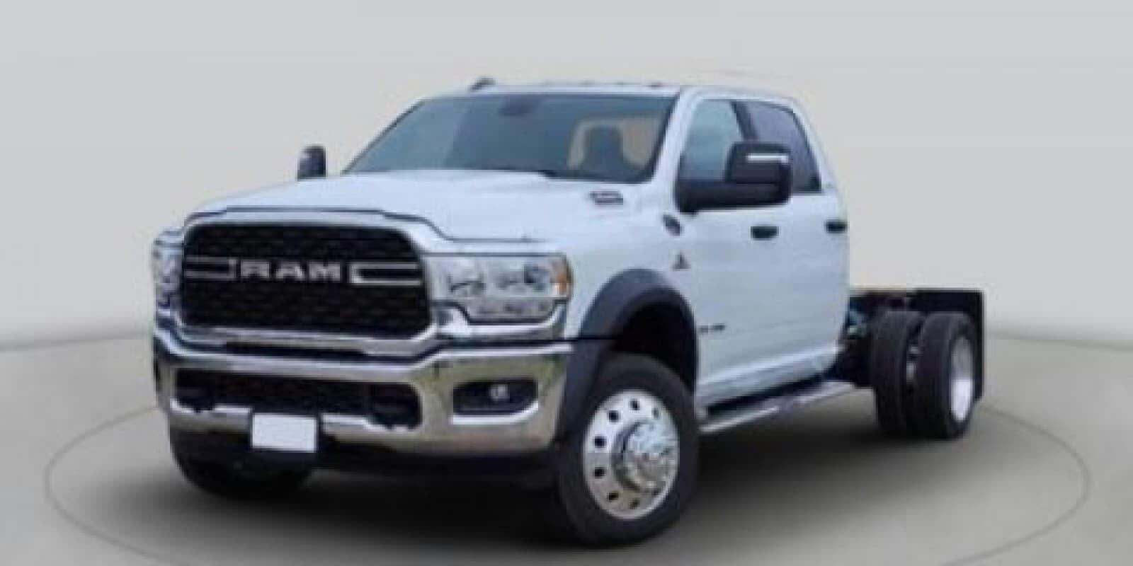 New 2026 Ram 5500 TRADESMAN CHASSIS CREW CAB 4X4 84' CA