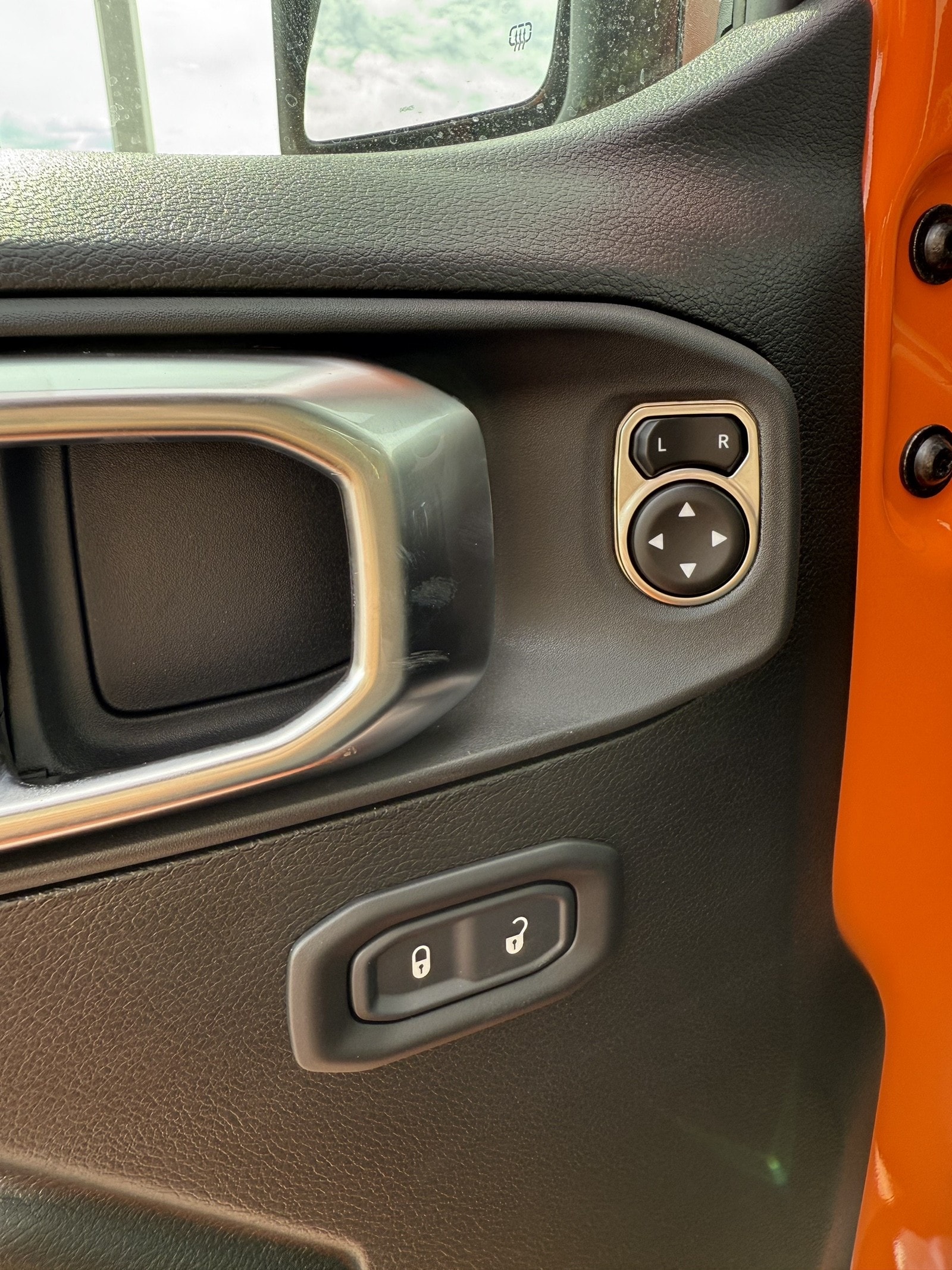 2025 Jeep Wrangler 4-Door Willys - Photo 34