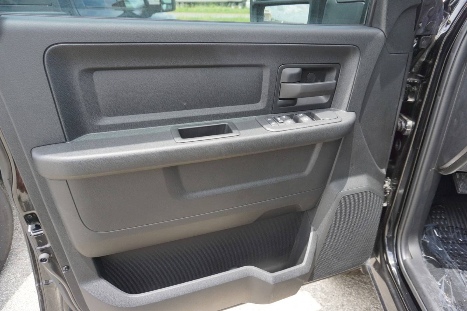 2025 RAM 3500 Tradesman - Photo 10