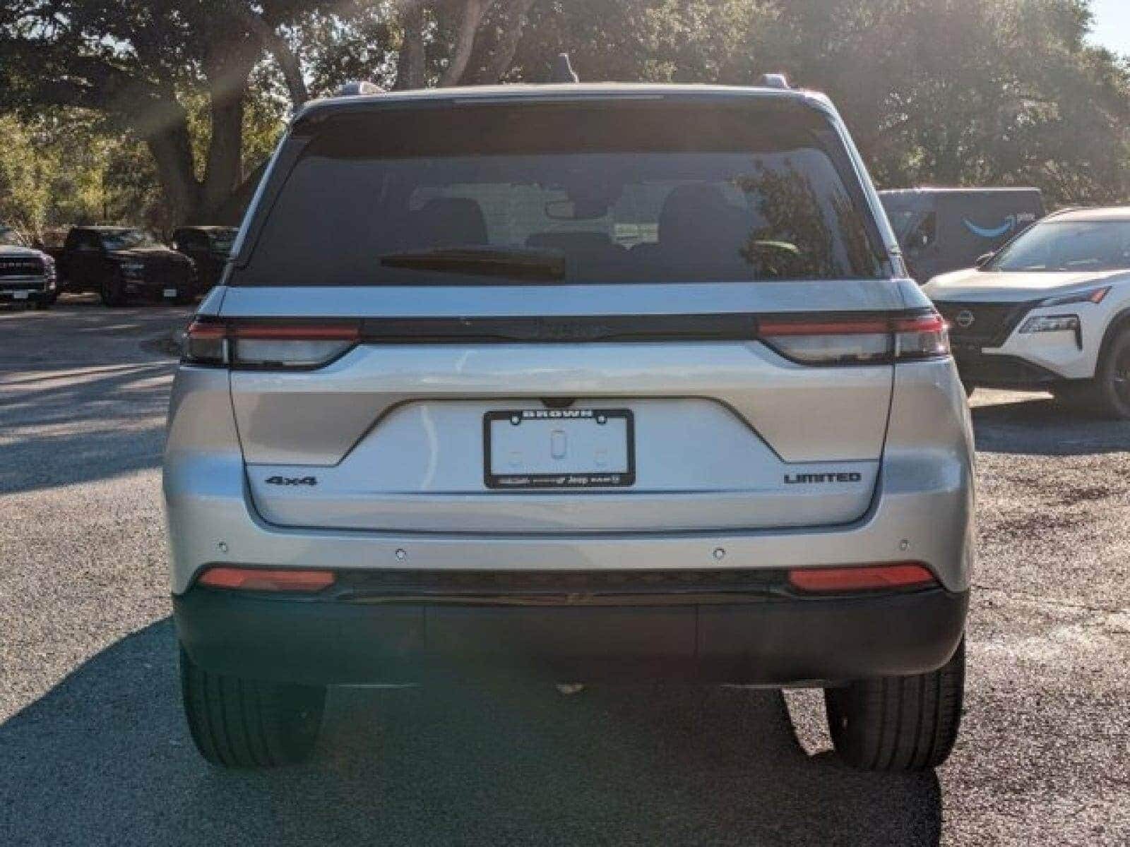 2024 Jeep Grand Cherokee Limited photo 4