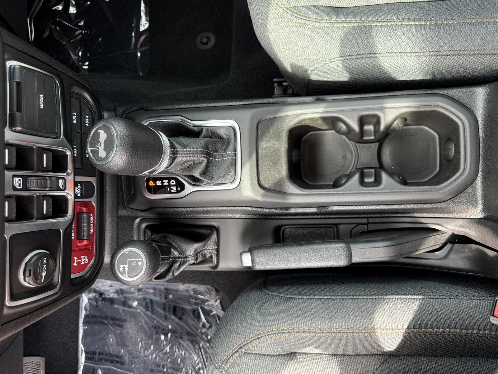 2025 Jeep Wrangler 4-Door Willys - Photo 29